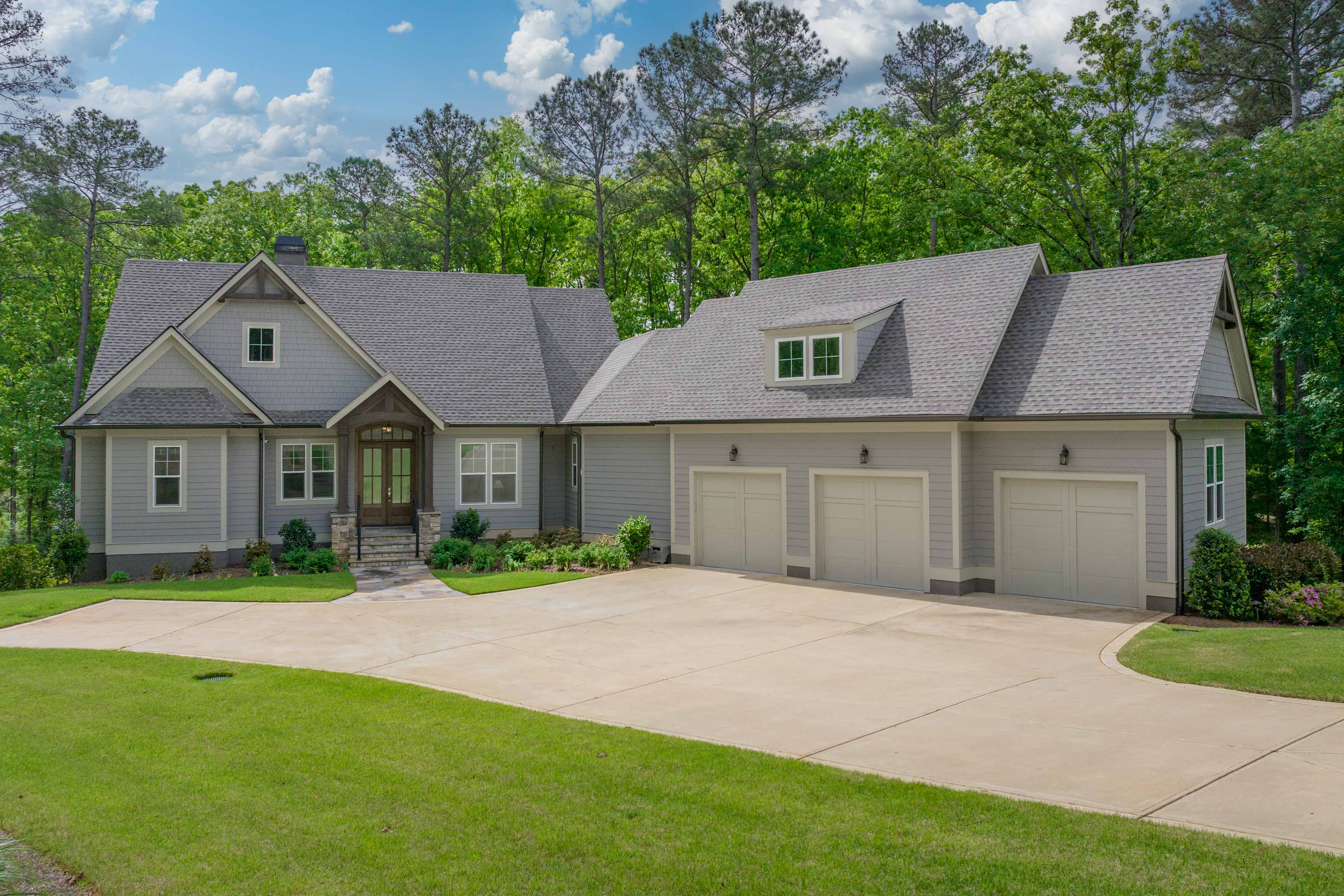 1040 Lumbering Creek image 1